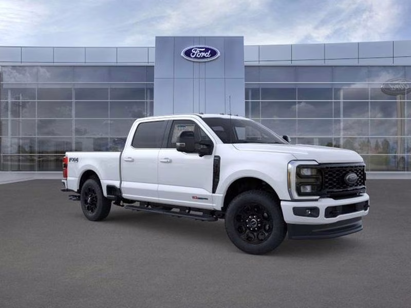 2026 Star White Metallic Tri-Coat Ford Super Duty F-350 SRW LARIAT 4X4 Truck