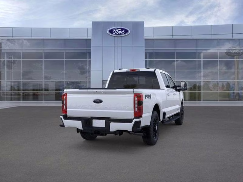 2026 Star White Metallic Tri-Coat Ford Super Duty F-350 SRW LARIAT 4X4 Truck