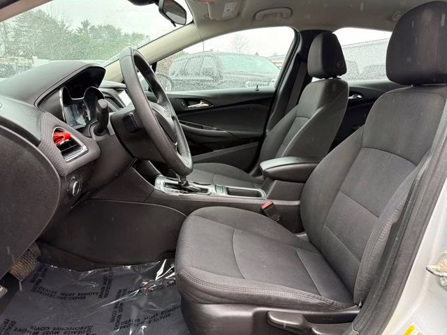 2016 Silver Ice Metallic Chevrolet Cruze LT FWD Sedan