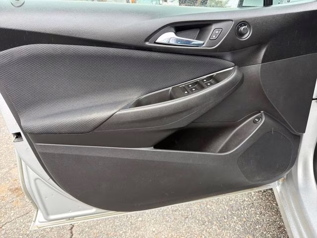 2016 Silver Ice Metallic Chevrolet Cruze LT FWD Sedan