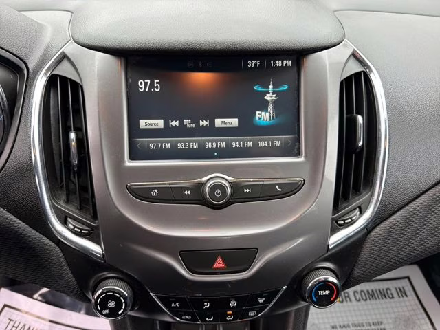 2016 Silver Ice Metallic Chevrolet Cruze LT FWD Sedan