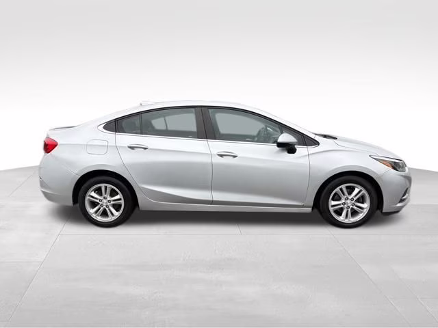2016 Silver Ice Metallic Chevrolet Cruze LT FWD Sedan