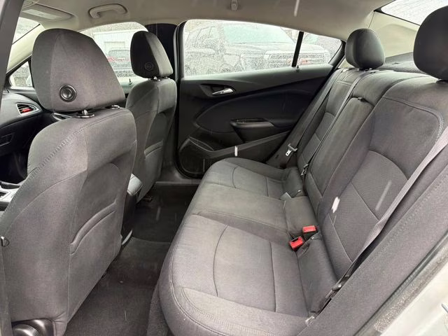2016 Silver Ice Metallic Chevrolet Cruze LT FWD Sedan