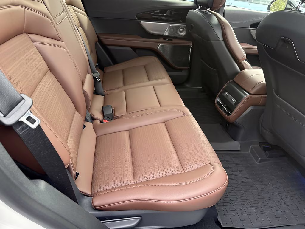 2026 White Platinum Clearcoat Metallic Lincoln Nautilus Reserve AWD SUV