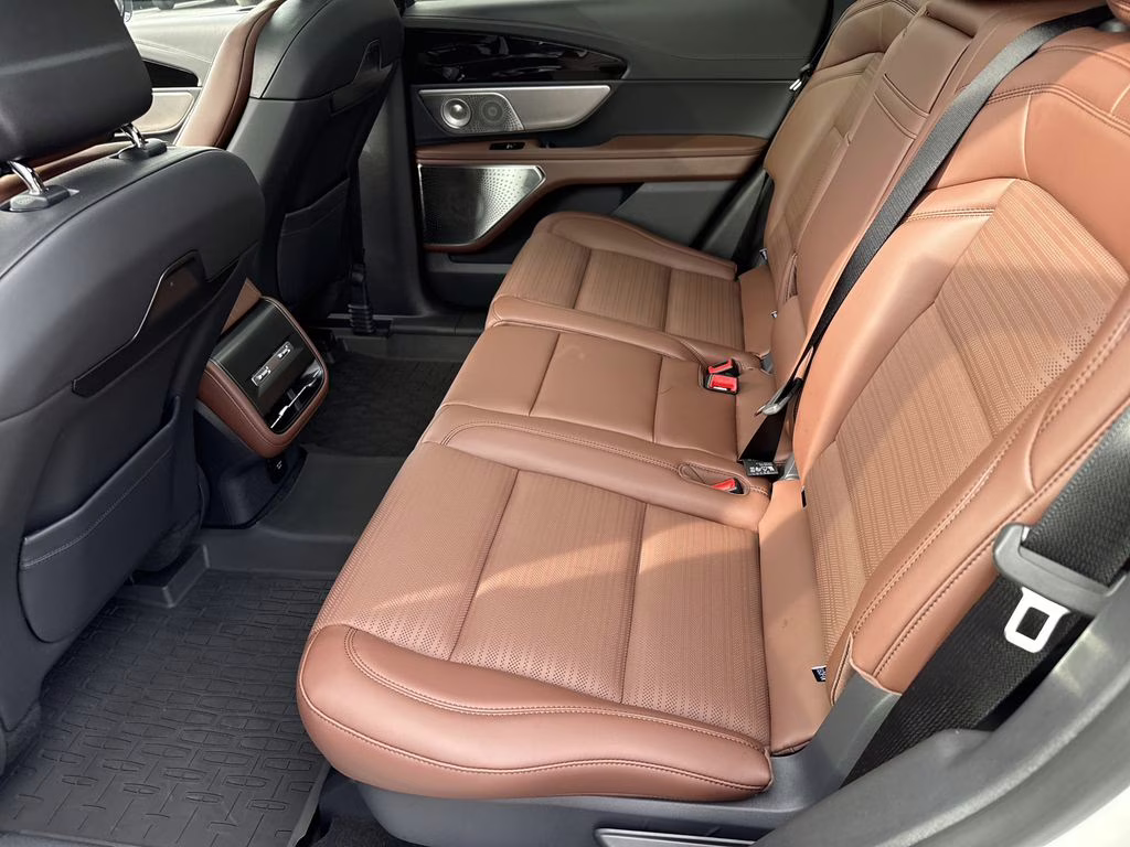 2026 White Platinum Clearcoat Metallic Lincoln Nautilus Reserve AWD SUV