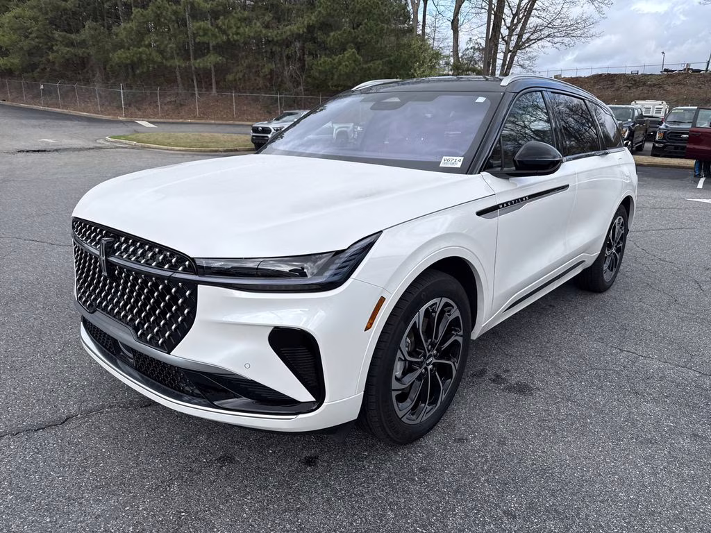 2026 White Platinum Clearcoat Metallic Lincoln Nautilus Reserve AWD SUV