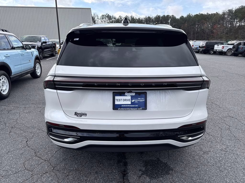 2026 White Platinum Clearcoat Metallic Lincoln Nautilus Reserve AWD SUV