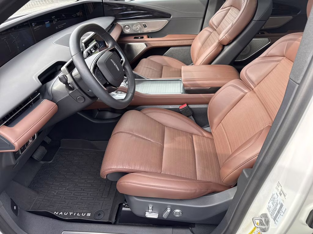 2026 White Platinum Clearcoat Metallic Lincoln Nautilus Reserve AWD SUV