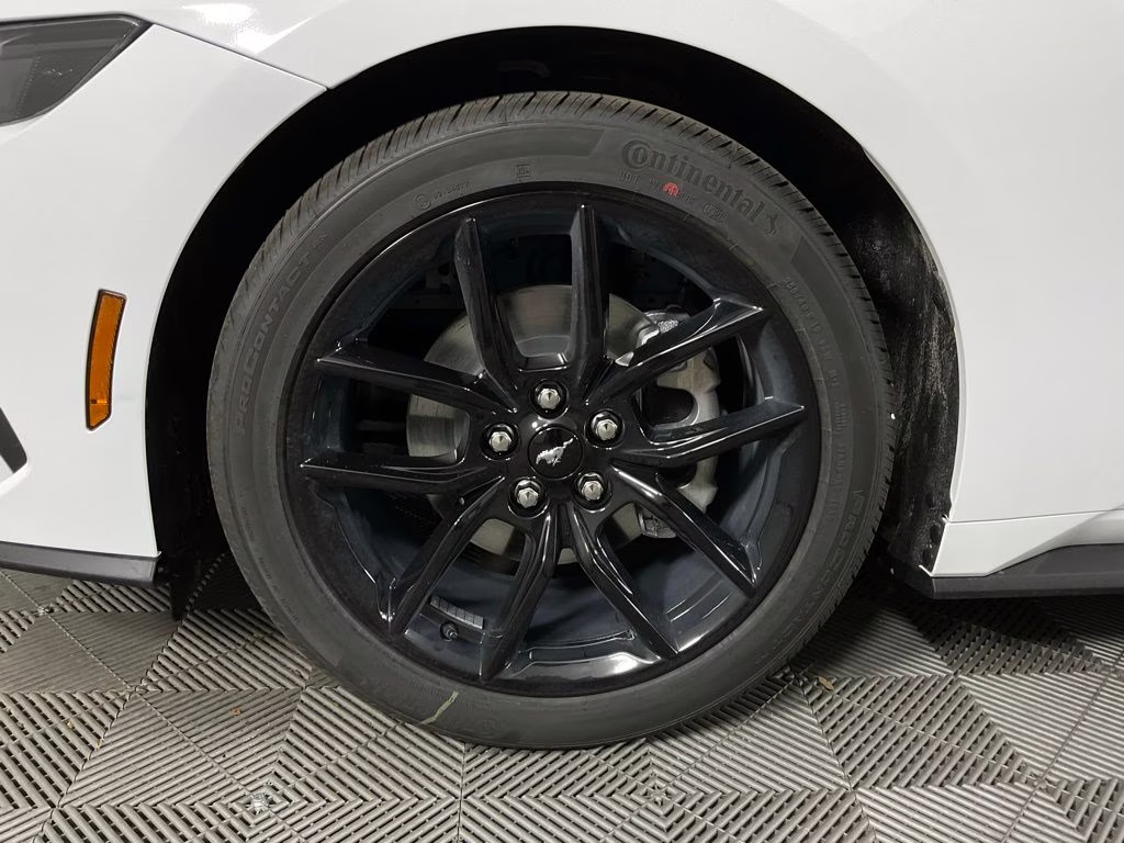 2026 Oxford White Ford Mustang EcoBoost RWD Coupe