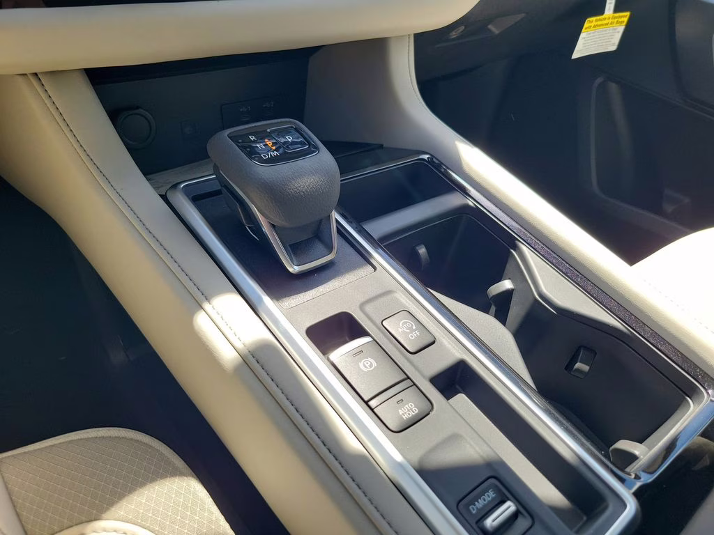 2026 Everest White Pearl Tricoat Nissan Pathfinder SL FWD SUV