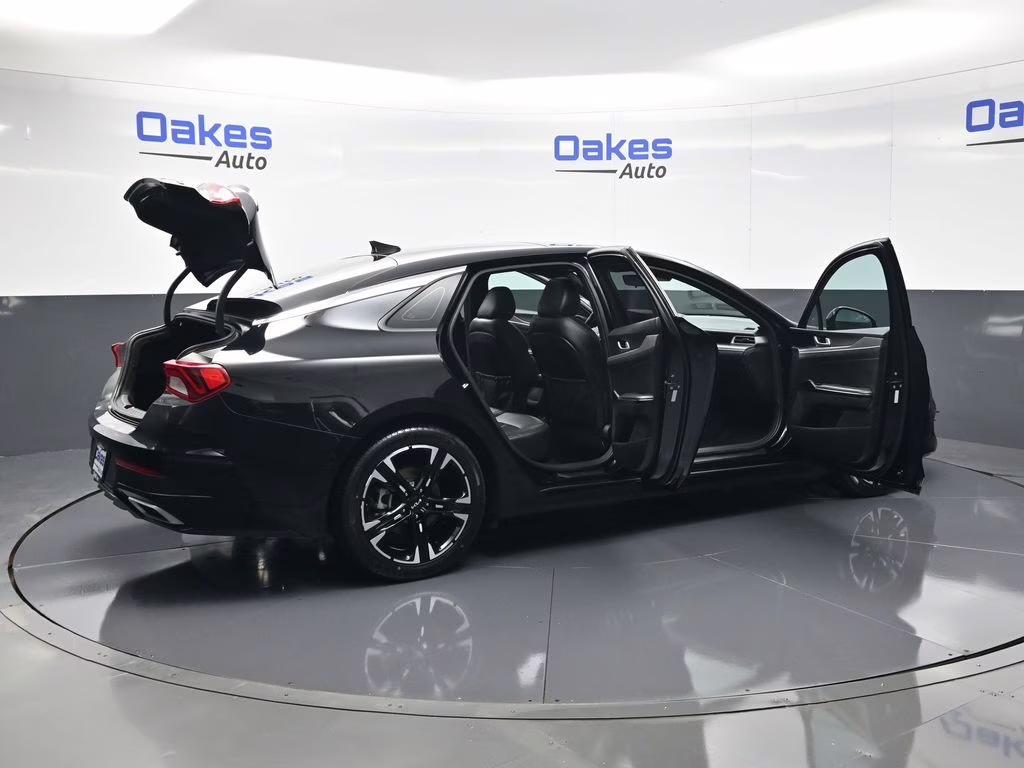 2022 Ebony Black Kia K5 GT-Line AWD Sedan