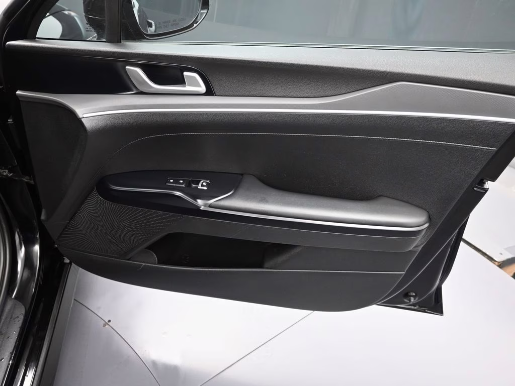2022 Ebony Black Kia K5 GT-Line AWD Sedan