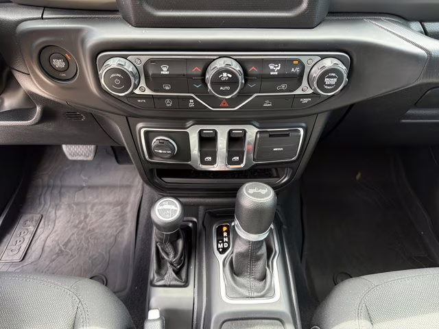 2022 Black Clearcoat Jeep Wrangler Willys 4X4 Convertible