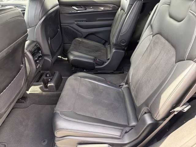 2023 Bright White Clearcoat Jeep Grand Cherokee L Altitude RWD SUV