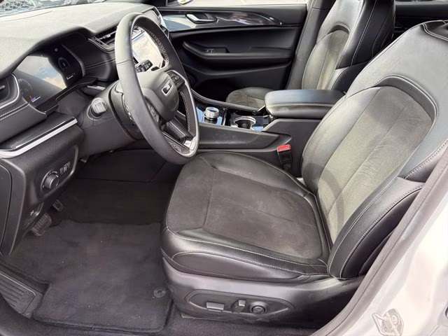 2023 Bright White Clearcoat Jeep Grand Cherokee L Altitude RWD SUV
