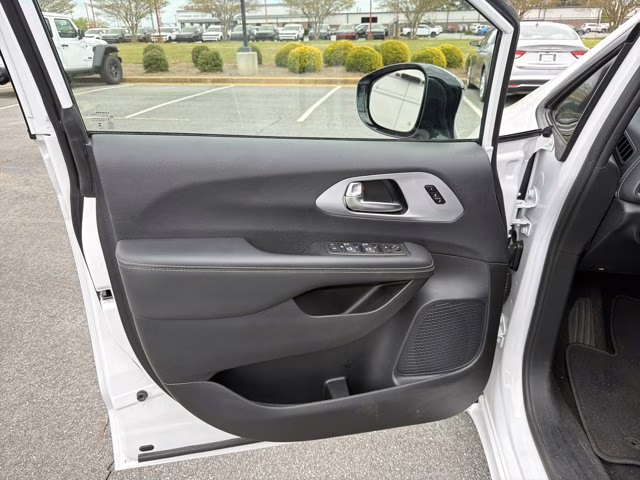 2025 Bright White Clearcoat Chrysler Pacifica Limited FWD Van