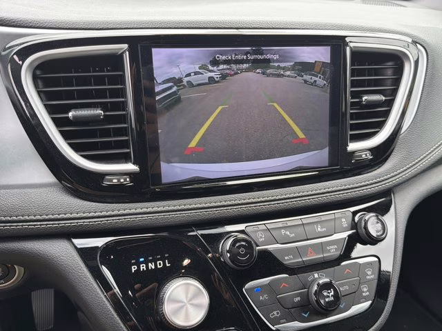 2025 Bright White Clearcoat Chrysler Pacifica Limited FWD Van