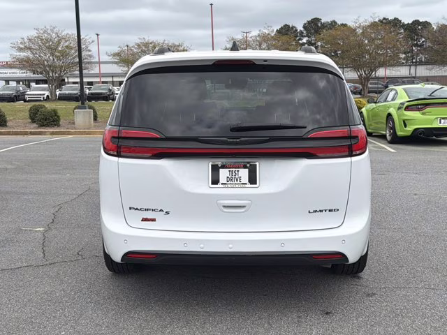 2025 Bright White Clearcoat Chrysler Pacifica Limited FWD Van