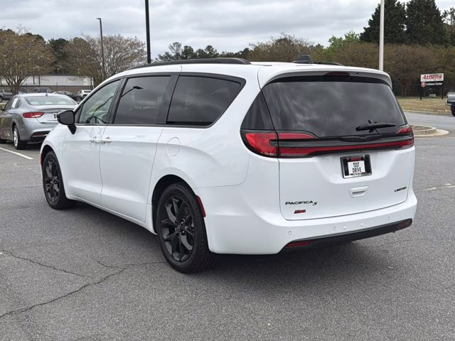 2025 Bright White Clearcoat Chrysler Pacifica Limited FWD Van