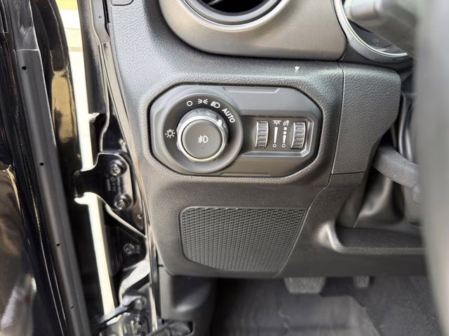 2022 Black Clearcoat Jeep Wrangler Willys 4X4 Convertible