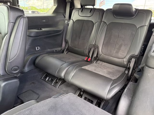 2023 Bright White Clearcoat Jeep Grand Cherokee L Altitude RWD SUV