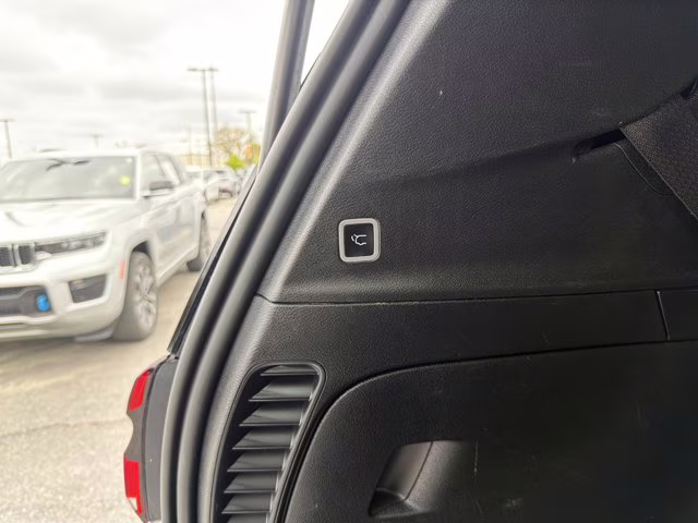 2025 Bright White Clearcoat Chrysler Pacifica Limited FWD Van