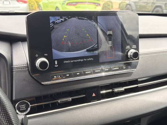 2024 White Mitsubishi Outlander SE FWD SUV