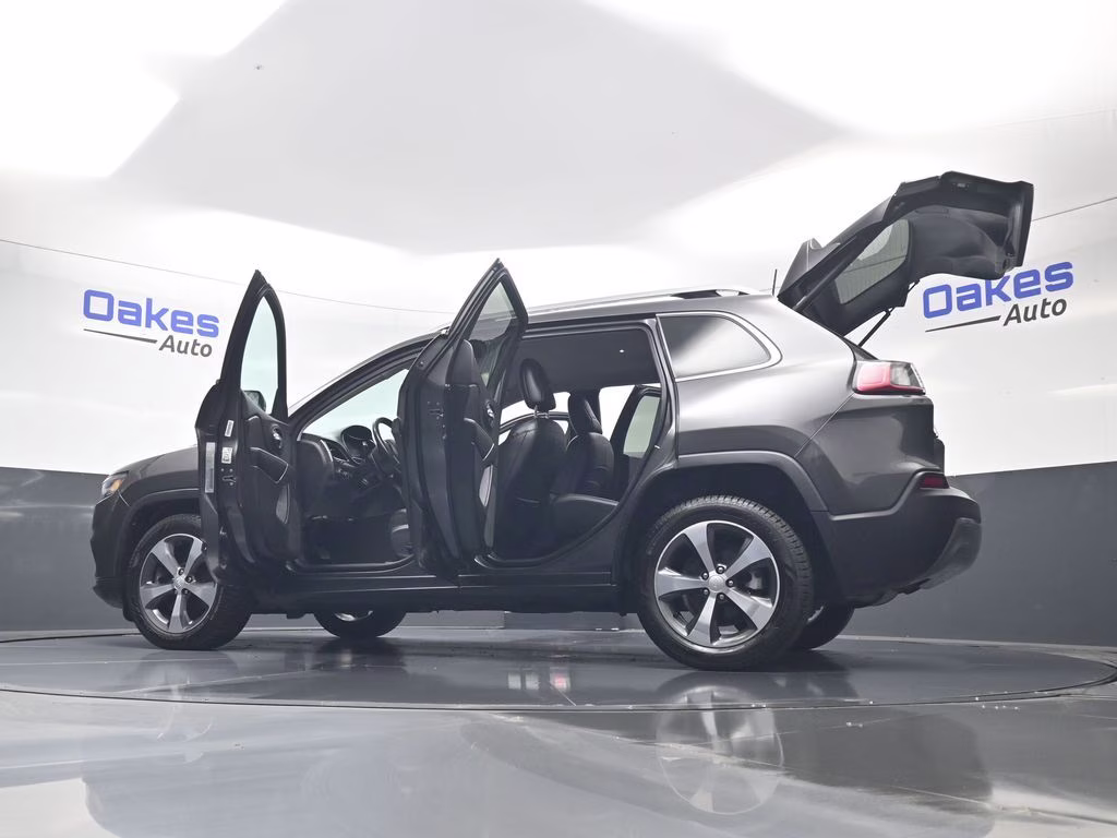 2019 Granite Crystal Metallic Clearcoat Jeep Cherokee Limited FWD SUV