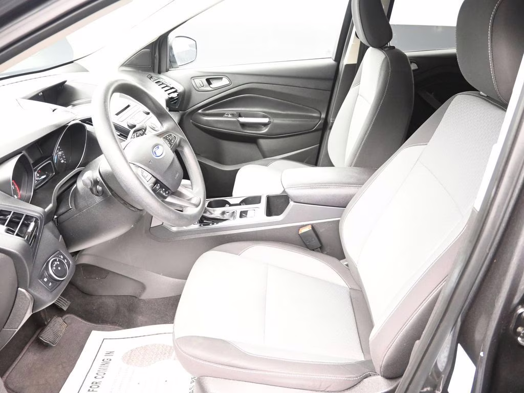 2018 Magnetic Ford Escape SE FWD SUV