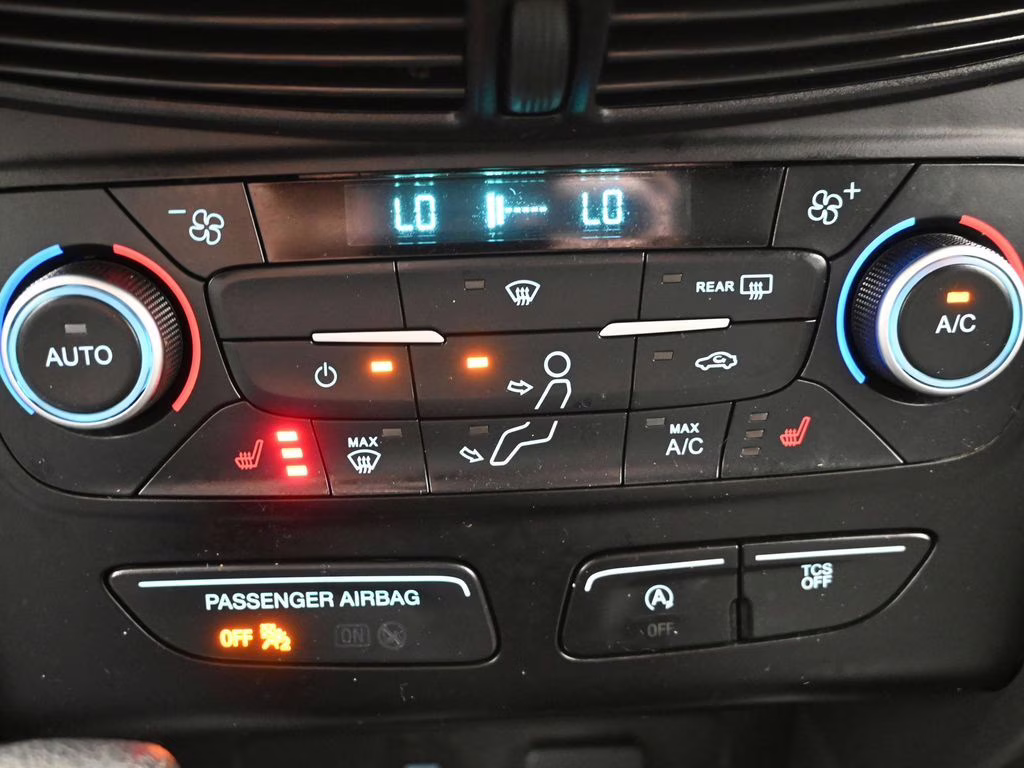 2018 Magnetic Ford Escape SE FWD SUV