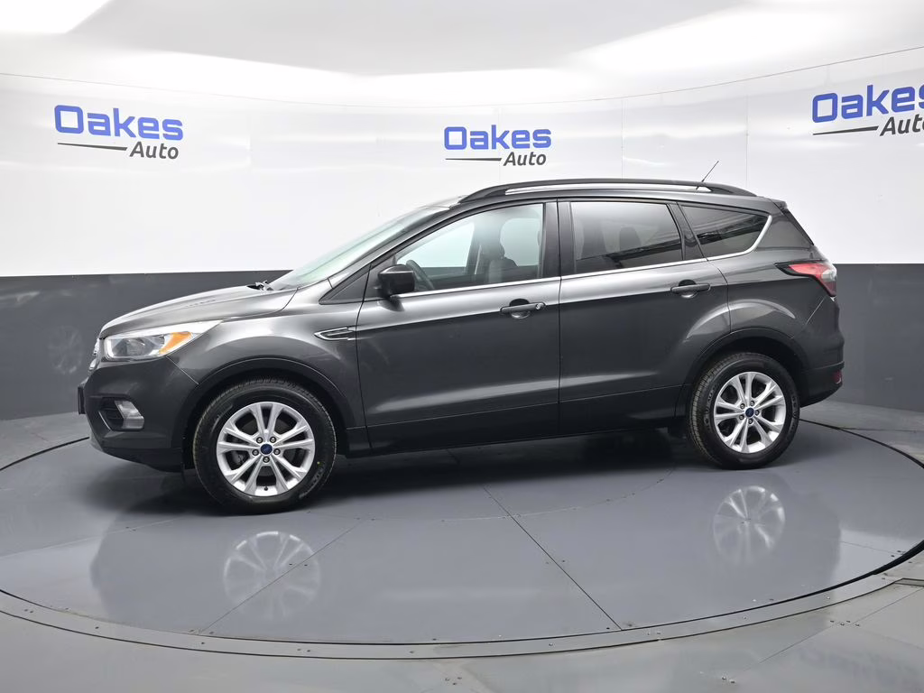 2018 Magnetic Ford Escape SE FWD SUV
