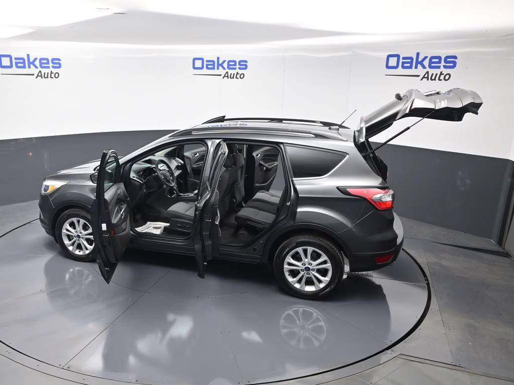 2018 Magnetic Ford Escape SE FWD SUV