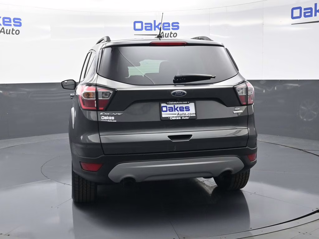 2018 Magnetic Ford Escape SE FWD SUV