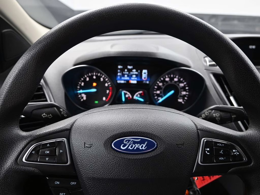 2018 Magnetic Ford Escape SE FWD SUV