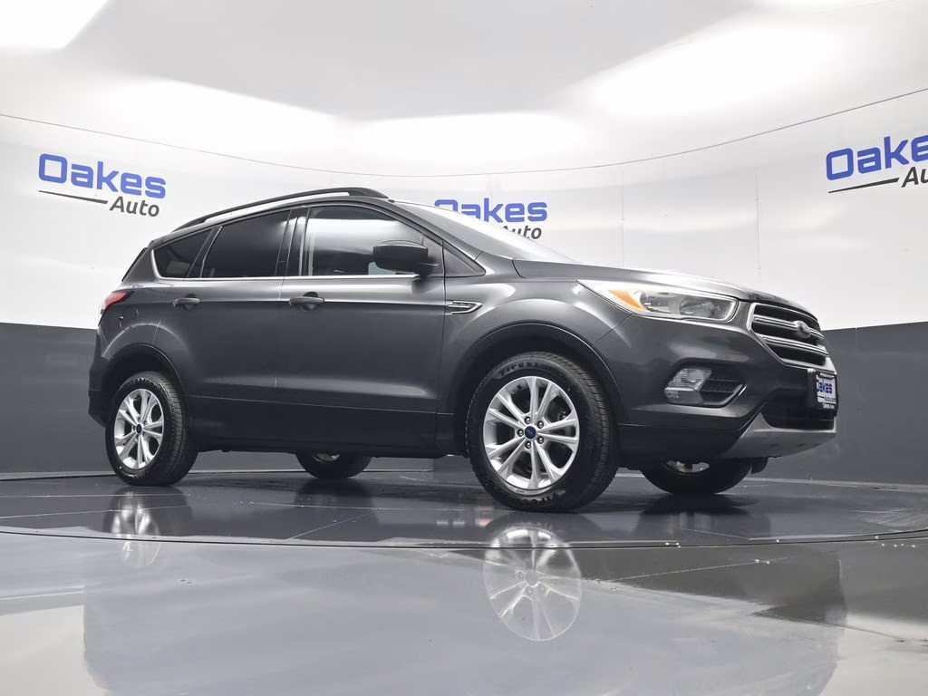 2018 Magnetic Ford Escape SE FWD SUV