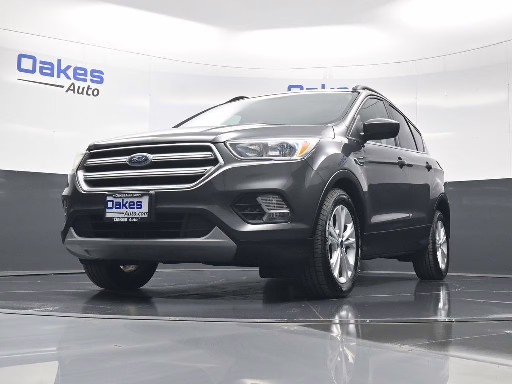 2018 Magnetic Ford Escape SE FWD SUV