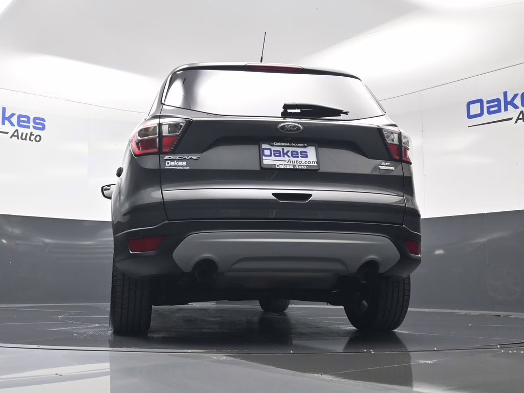 2018 Magnetic Ford Escape SE FWD SUV