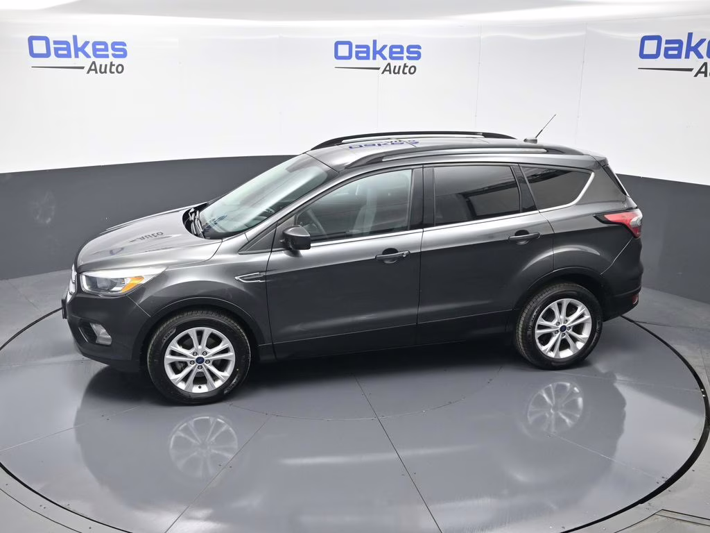 2018 Magnetic Ford Escape SE FWD SUV
