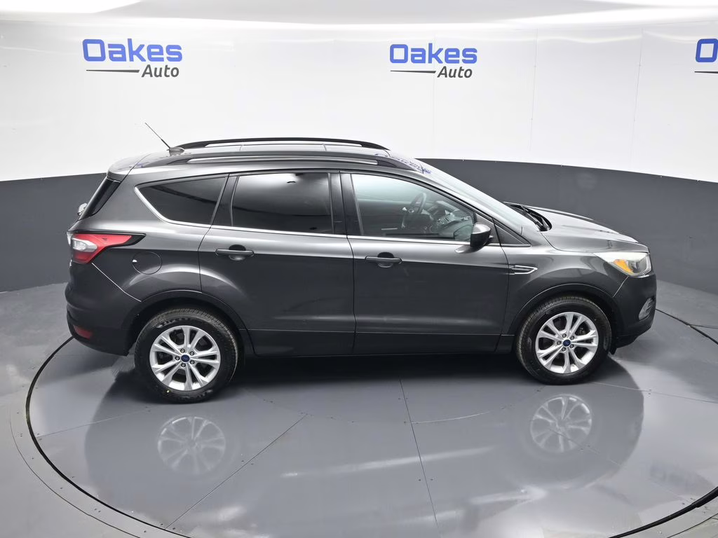 2018 Magnetic Ford Escape SE FWD SUV