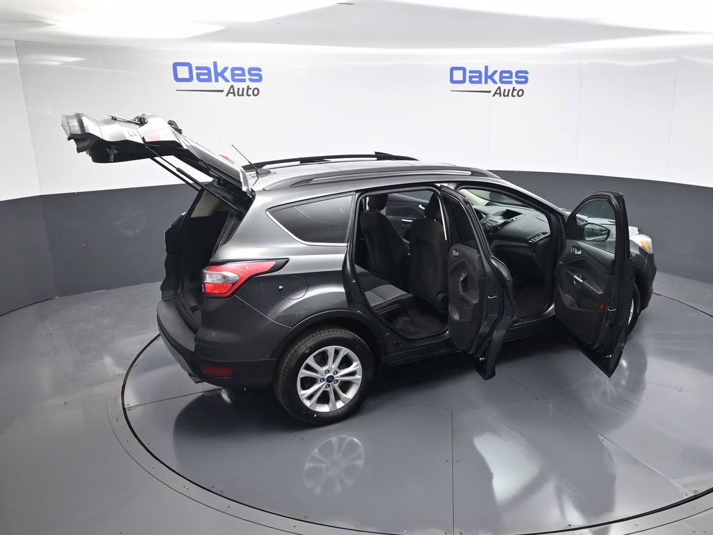 2018 Magnetic Ford Escape SE FWD SUV