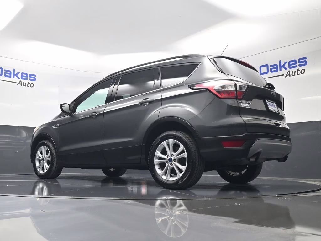 2018 Magnetic Ford Escape SE FWD SUV