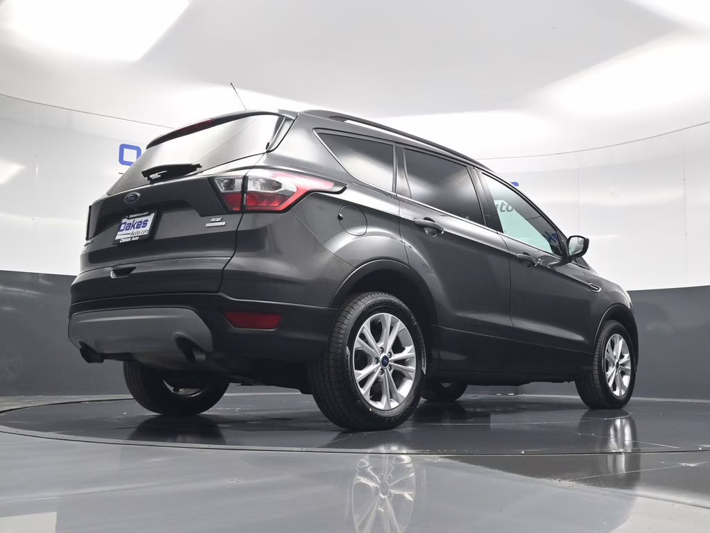 2018 Magnetic Ford Escape SE FWD SUV