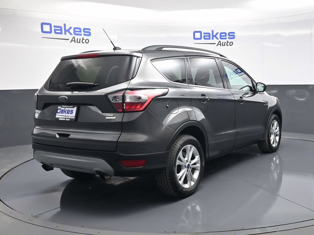 2018 Magnetic Ford Escape SE FWD SUV
