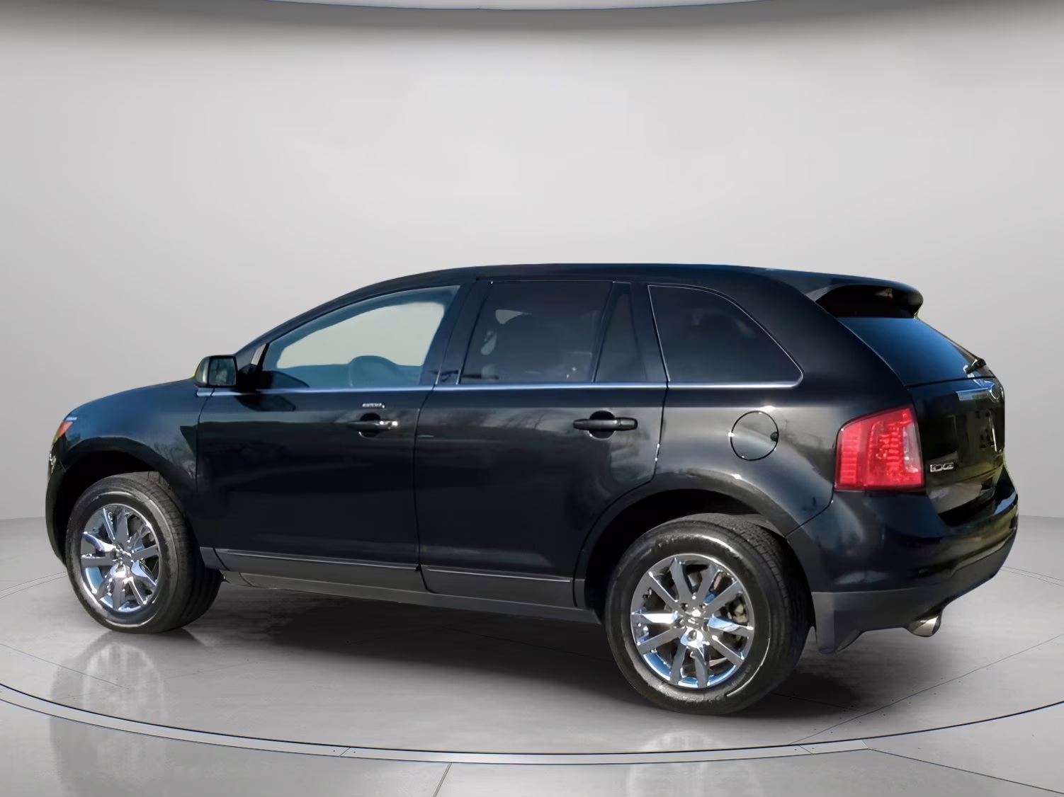 2012 Tuxedo Black Metallic Ford Edge Limited FWD Crossover