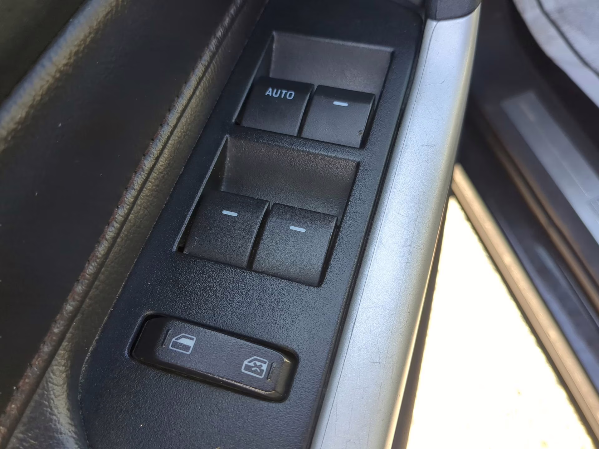 2012 Tuxedo Black Metallic Ford Edge Limited FWD Crossover