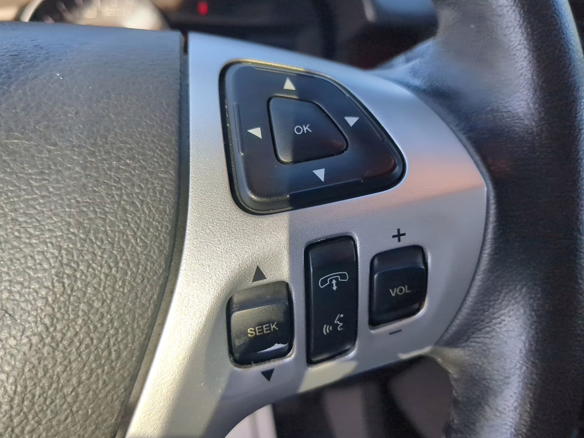 2012 Tuxedo Black Metallic Ford Edge Limited FWD Crossover