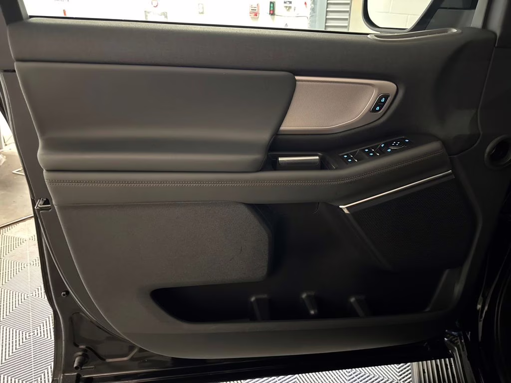 2025 Agate Black Metallic Ford Expedition Max Active RWD SUV