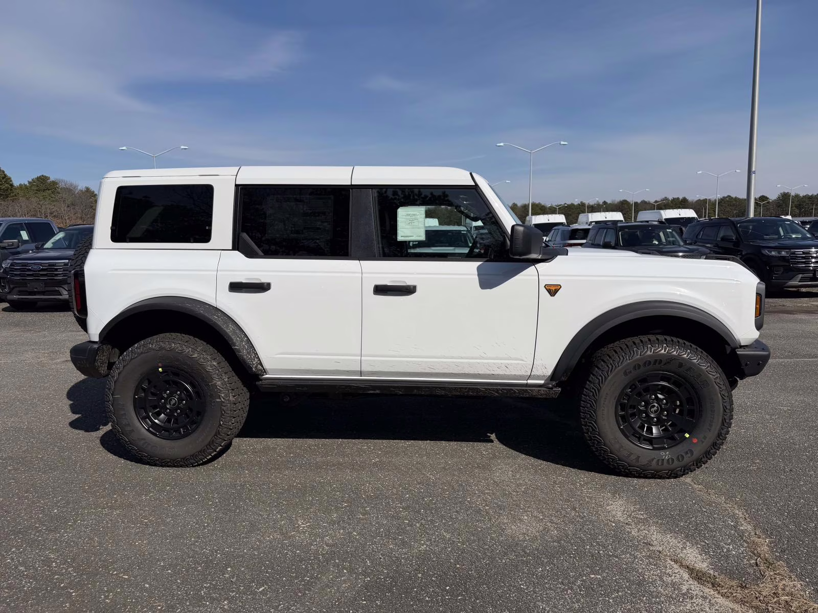 2026 White Ford Bronco Badlands 4X4 SUV