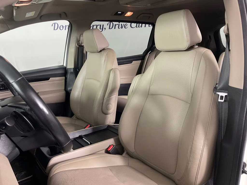 2019 Diamond White Pearl Honda Odyssey Elite FWD Van