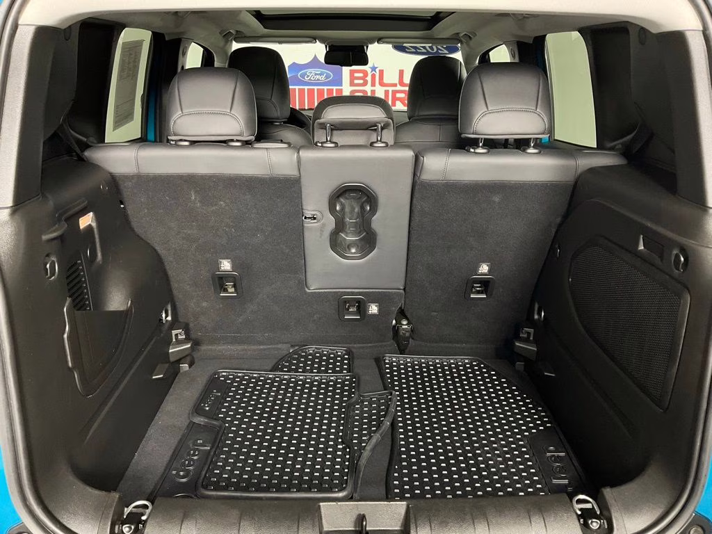 2022 Bikini Metallic Clearcoat Jeep Renegade Limited 4X4 SUV